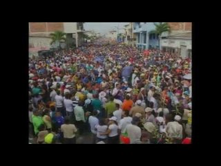 La fe movió a 500 mil fieles a la procesión del Cristo del Consuelo