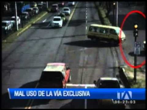 Cámaras de la AMT registran el mal uso de la vía exclusiva en Quito