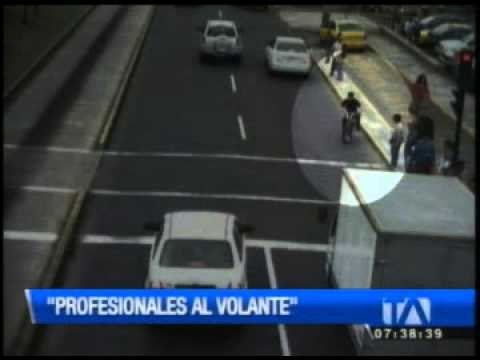 Caos vehicular y graves infracciones de tránsito registran las cámaras de la AMT