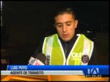 Una camioneta se fue sobre una casa en Quito