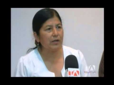 Presentan ornamentos que usará el papa Francisco en misa en el Bicentenario