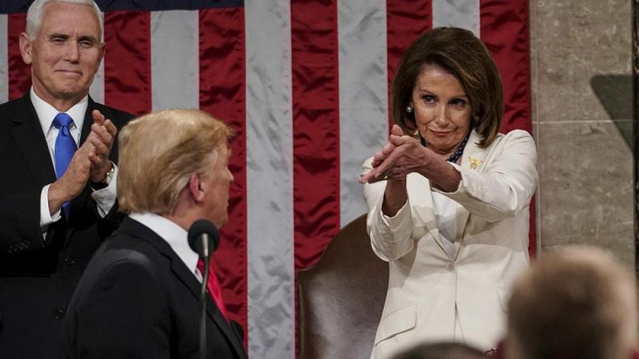 Applaus voller Ironie? Als Trump zum Kompromiss aufrief, klatschte Nancy Pelosi so...