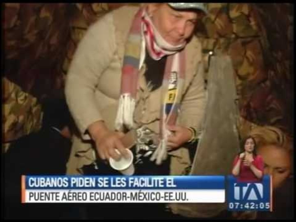 Cubanos piden se les facilite el puente aéreo Ecuador-México-Estados Unidos