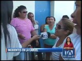 Riña en cárcel de Guayaquil generó angustia en familiares de los reos