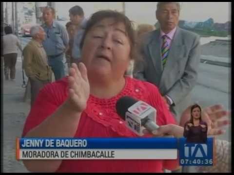 Paredes fisuradas y ventanas trizadas por el paso del trolebús