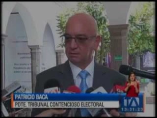 El presidente Correa almuerza con las autoridades de control