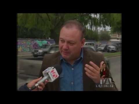 Casa del centro de Quito se desplomó por apuntalamiento