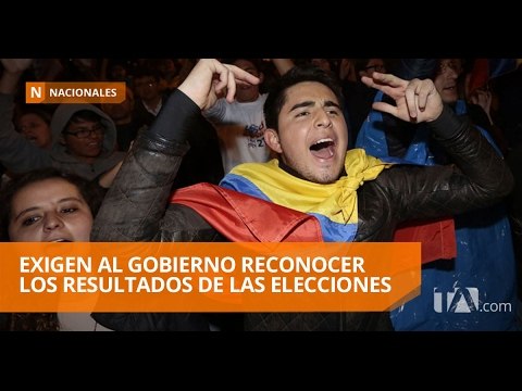 Manifestantes concentrados en los exteriores del CNE piden se respete la decisión del país