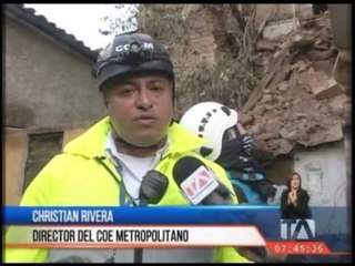 Un muro atrapó a tres integrantes de una familia