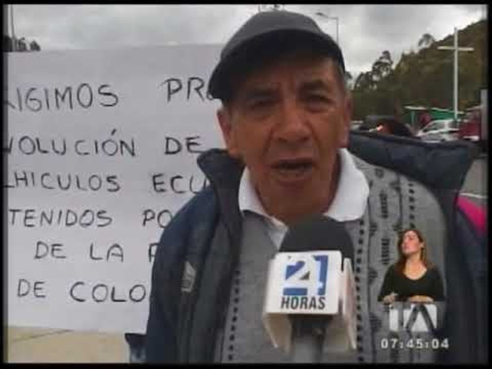 Protesta en el puente de Rumichaca por retención de vehículos