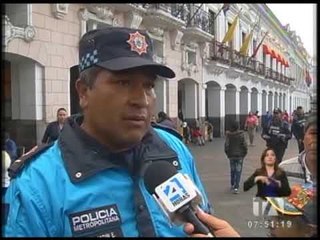 Download Video: Denuncias sobre asalto a turistas extranjeros en el Centro Histórico de Quito