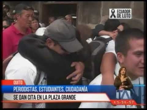 Periodistas, estudiantes y ciudadanía se dieron cita en la Plaza Grande