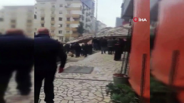Kartal'da bina çöktü. Olay yerine çok sayıda itfaiye ekibi gönderildi