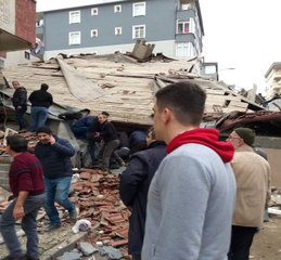 İstanbul'da 8 Katlı Bina Çöktü