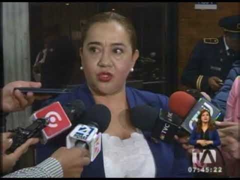 La regularización de taxis continúa suspendida el por Concejo Metropolitano