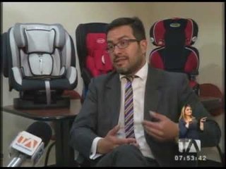 Скачать видео: En Ecuador el 5% de padres usan silla de seguridad para sus hijos