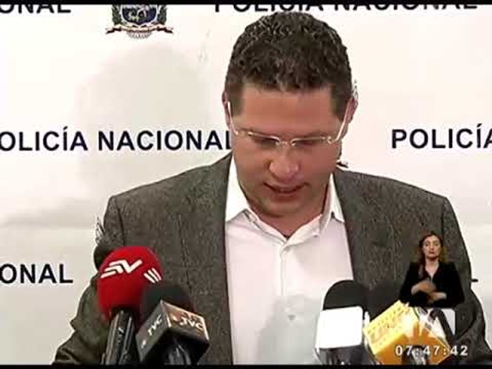 Dos detenidos por pintar con grafitis un vagón del Metro de Quito -Teleamazonas