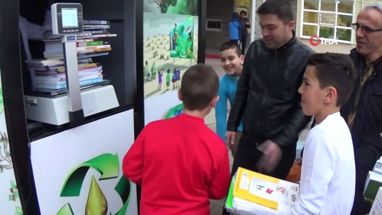 Atıkları getirenler ücretsiz alışveriş yaptı