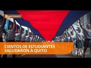 Download Video: Decenas de estudiantes participan en el desfile de embanderamiento de Quito - Teleamazonas