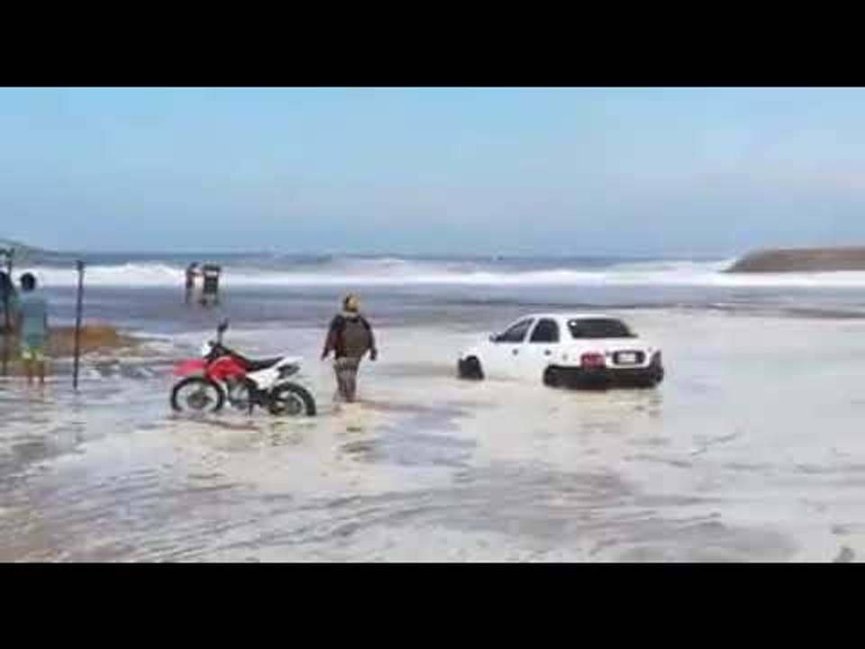 Desastre en Súa por fuerte oleaje - Teleamazonas