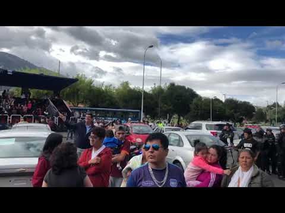 Concentración en la Shyris en contra de la violencia hacia las mujeres - Teleamazonas