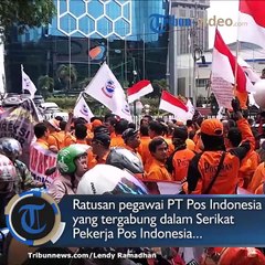Tuntut Ganti Dirut, Ratusan Pegawai Pos Indonesia Blokir Jalan Medan Merdeka Selatan
