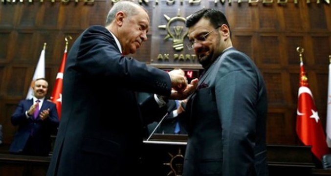 İYİ Parti'den AK Parti'ye Geçen Tamer Akkal'ın, 10 Gün Önce Erdoğan İçin Söylediği Sözler Gündem Oldu