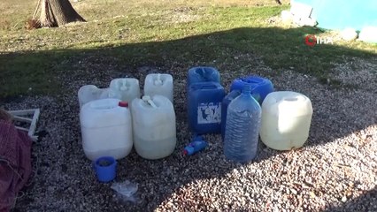 Yaz-kış çadırda yaşıyorlar