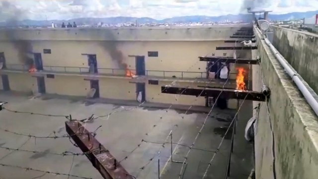 Detentos ateiam fogo e promovem desordens em principio de rebelião em presídio de Patos