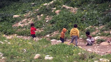 Télécharger la video: İsrail tatbikat bahanesiyle Filistinli ailelere gün boyu evlerini boşalttırdı - RAMALLAH