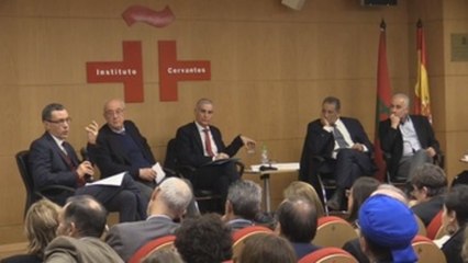 Director del Cervantes escucha en Rabat las cuitas del hispanismo marroquí