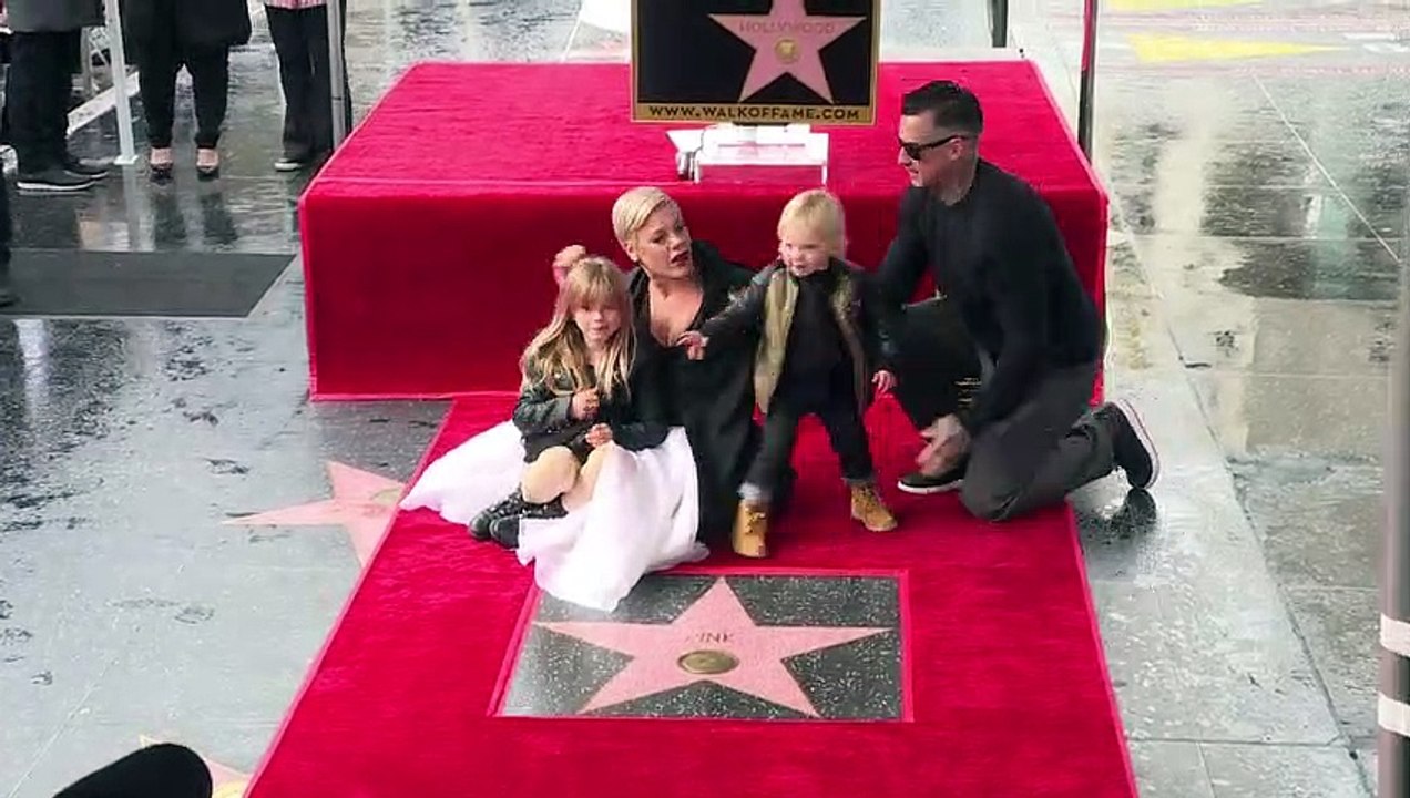 Pink hat jetzt einen Stern in Hollywood