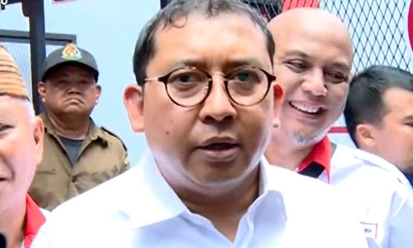 Fadli Zon Tanggapi Puisi yang Dinilai Telah Menghina KH Maimoen Zubair