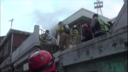 다세대주택 옥탑 방에서 불...인명피해 없어 / YTN