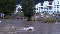 Antalya’nın 5 ilçesinde fırtına ve hortum alarmı