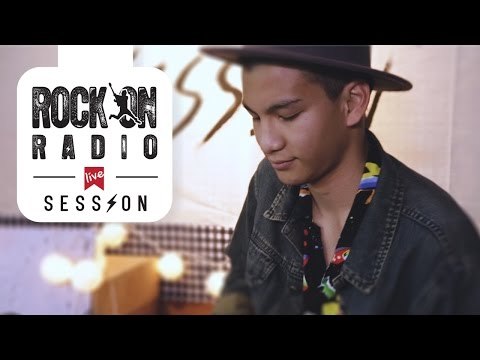 Phum Viphurit (ภูมิ วิภูริศ) - Adore l Rock On Live Session