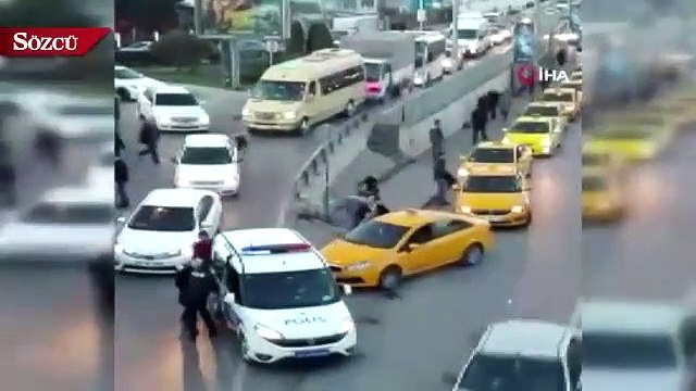 Müşteri olarak bindi, taksicinin başından aşağı su döktü