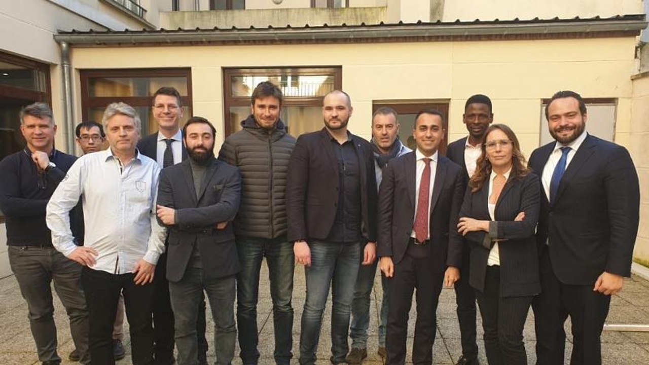 Di Maio trifft Gelbwesten - privat und auf französisichem Boden
