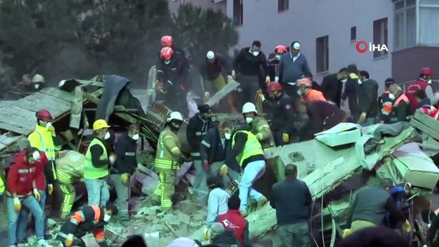 Kartal’da Çöken Binanın Enkazında Çalışmalar Sürüyor