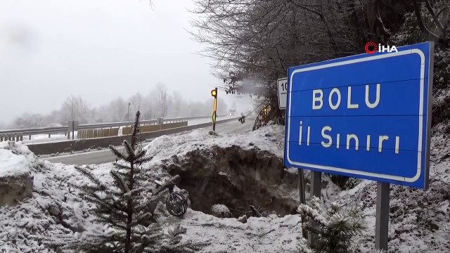 Bolu Dağı'ndan Yoğun Kar Yağışı, Tuzlama Çalışmaları Yapılıyor