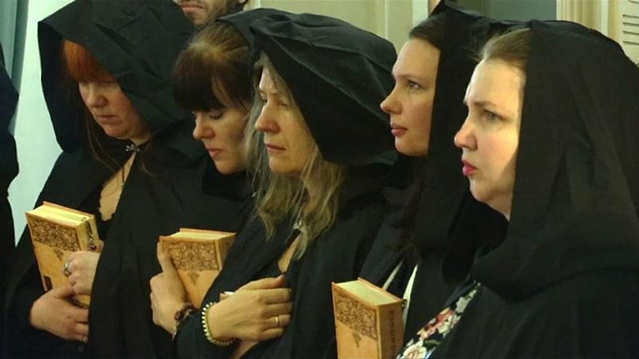 Hexenpower für Putin: Möge die Macht mit Dir sein