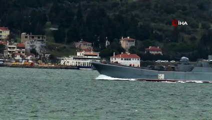 Rus savaş gemileri Çanakkale Boğazı'ndan geçti