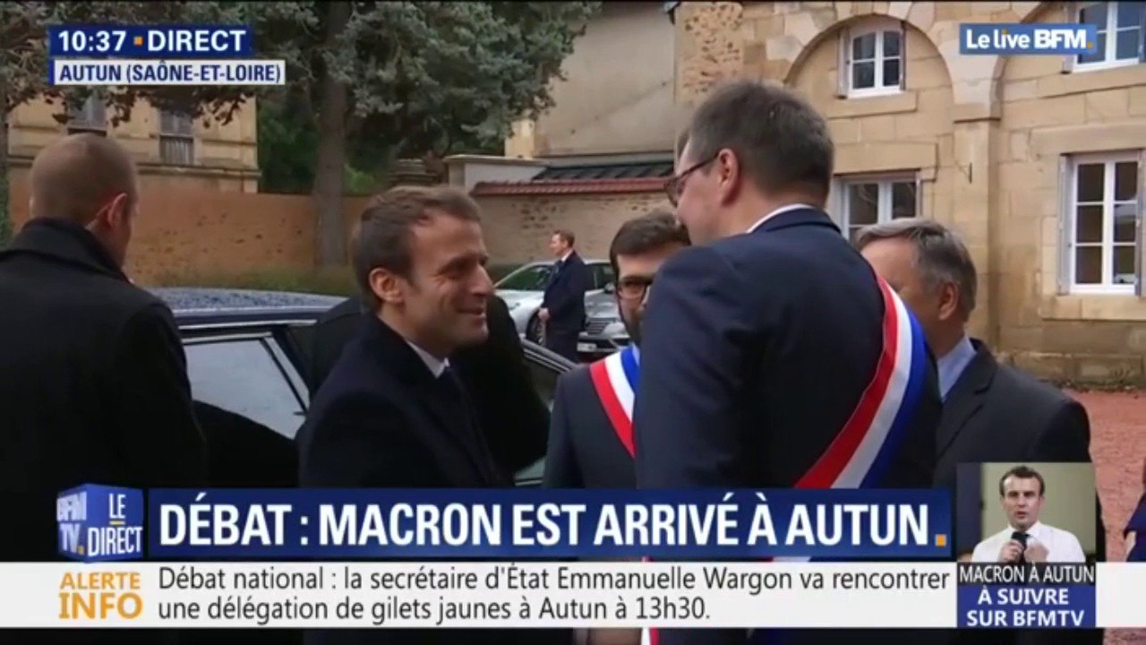 Débat national: Emmanuel Macron vient d'arriver à Autun et va échanger avec les élus locaux