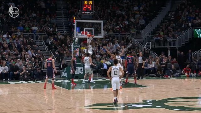 Antetokounmpo misses free-throw then Bledsoe throws down putback dunk