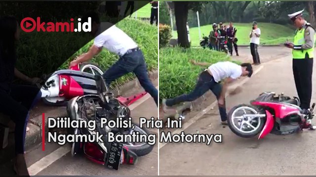 Ditilang Polisi, Pria Ini Ngamuk Banting Motornya