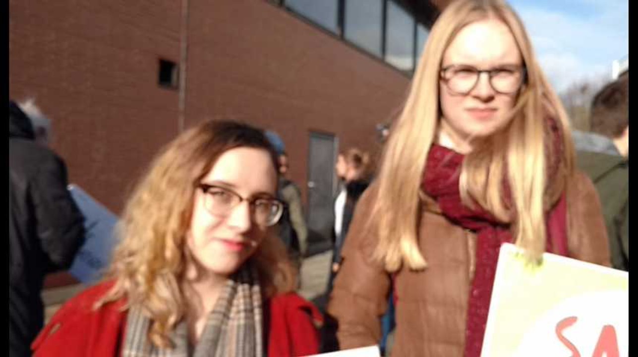 Mons - première manifestation pour le climat organisée par deux étudiantes de l'UMons