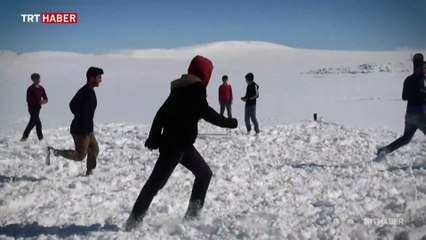 Donan gölde futbol maçı
