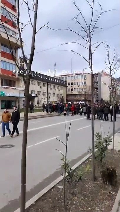 Reagimet e artistëve për dhunimin e të miturës