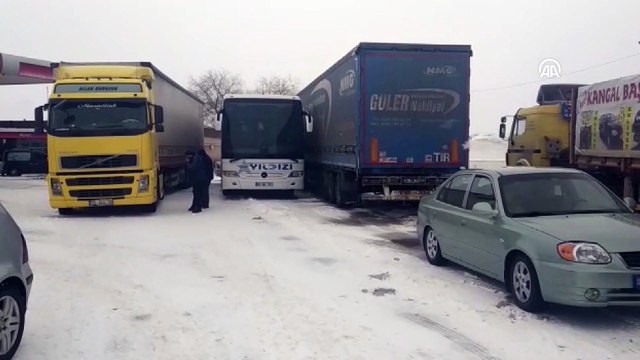 Ulaşıma kar engeli - SİVAS