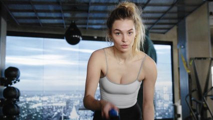 How To Train Like a Victoria's Secret Model at The Gym